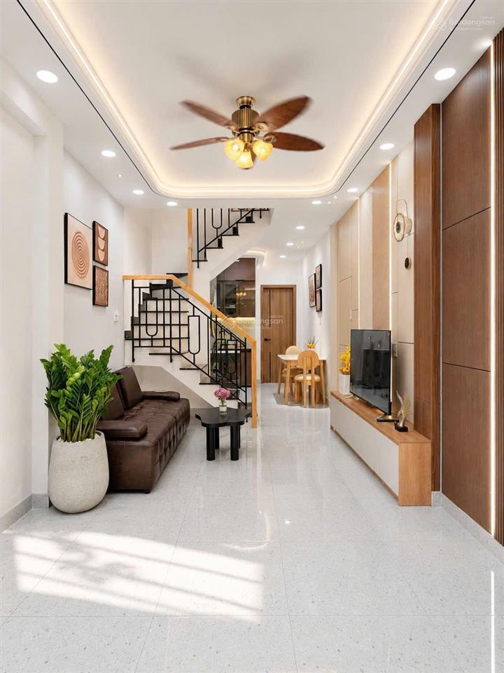 Giảm thẳng 400 triệu nhà phố phan xích long chỉ 5.75 tỷ