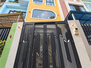Giảm 1 tỷ còn 6,x tỷ nhà đẹp xây mới gần sân bay tân sơn nhất. dt 3m x 12m (nở hậu l5m). 42.3m2