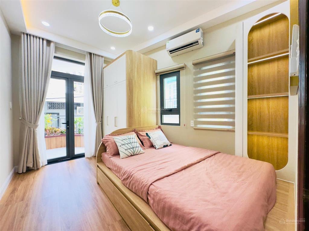 Giảm 1 tỷ còn 9,3 tỷ tl
lên sóng siêu phẩm căn góc 2 mt vị trí đẹp ngay tt phú nhuận
cô giang