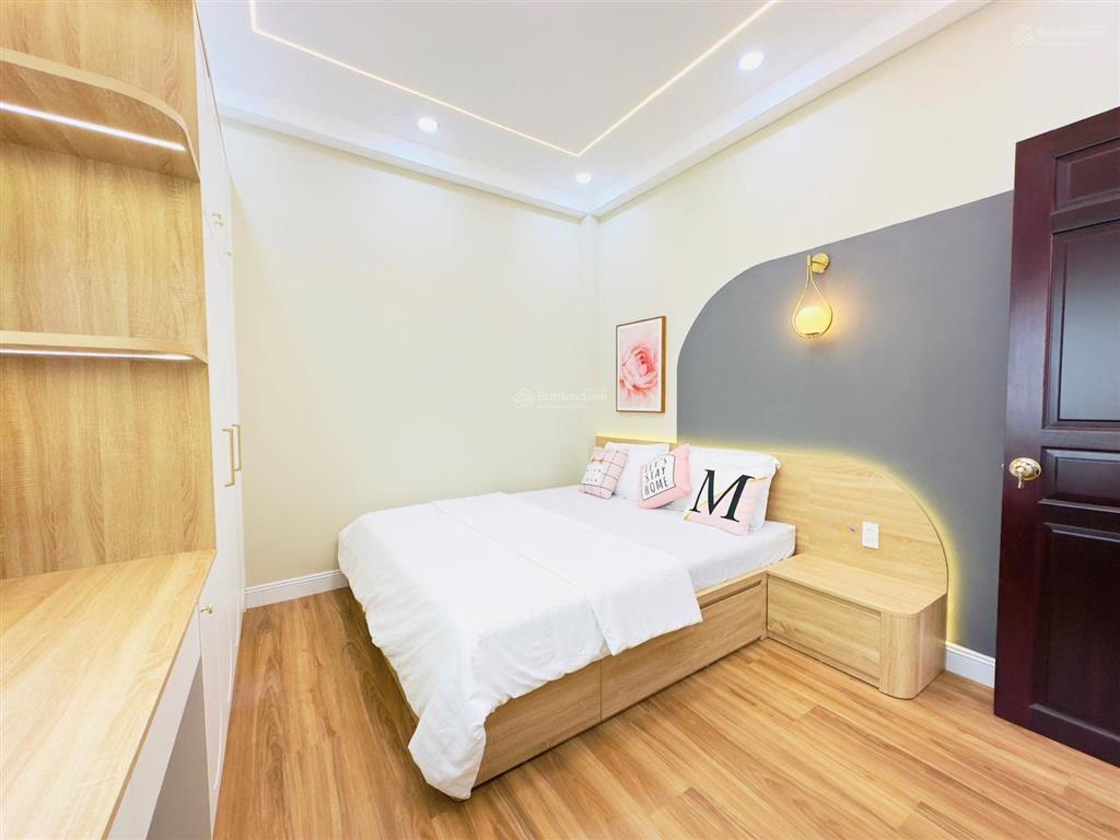 Giảm 1 tỷ còn 9,3 tỷ tl
lên sóng siêu phẩm căn góc 2 mt vị trí đẹp ngay tt phú nhuận
cô giang