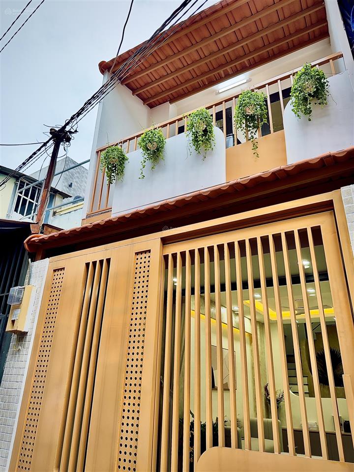 Siêu phẩm 2 tầng, 2pn, 3 toilet, full nt, 38m2 đất, 3x12,5m, gần hxh, 6 trường đại học, hv cán bộ
