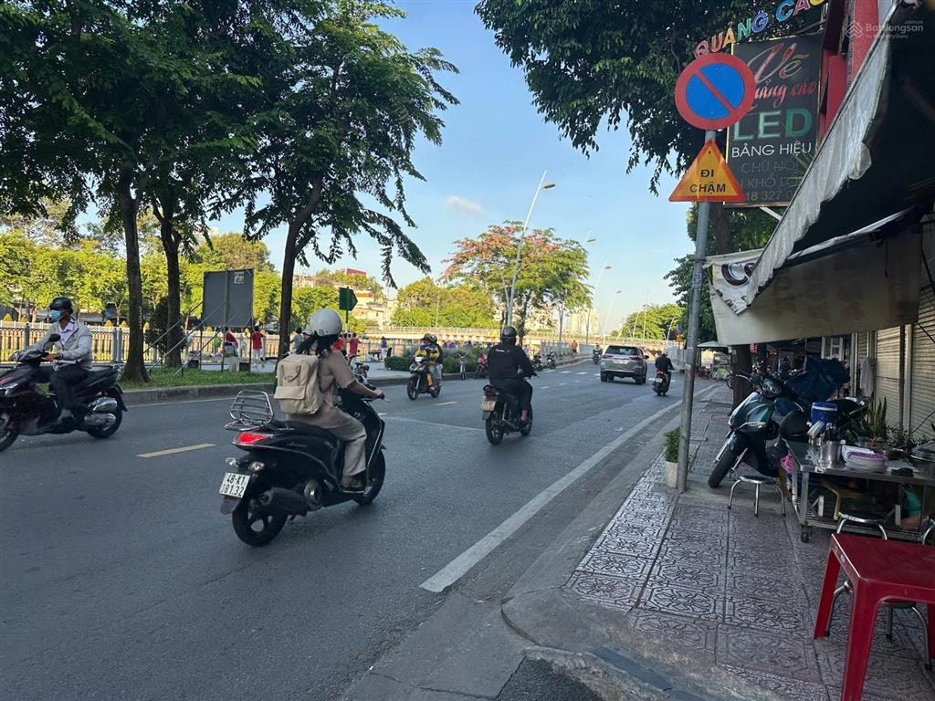 Chính chủ cần bán nhà riêng 1 trệt 2 lầu đường trường sa, phường gia định, tp hồ chí minh.