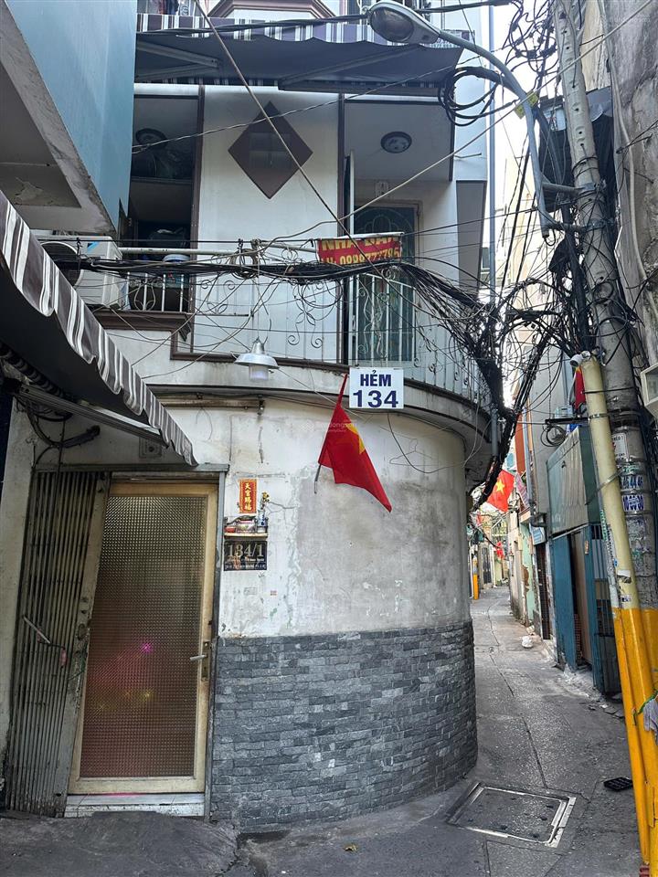 Chính chủ cần bán nhà riêng 1 trệt 2 lầu đường trường sa, phường gia định, tp hồ chí minh.
