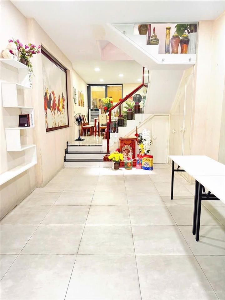 Bán nhà tô hiệu , tân phú, dt 72m2, 4 tầng, đường 10m vỉa hè, gấp bán chỉ 10tỷ nhỉnh