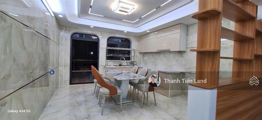 Bán nhà đẹp 6 tầng  full nội thất  ngay hương lộ 2  ngã tư bốn xã  4.2 x 15m (62.7m2)