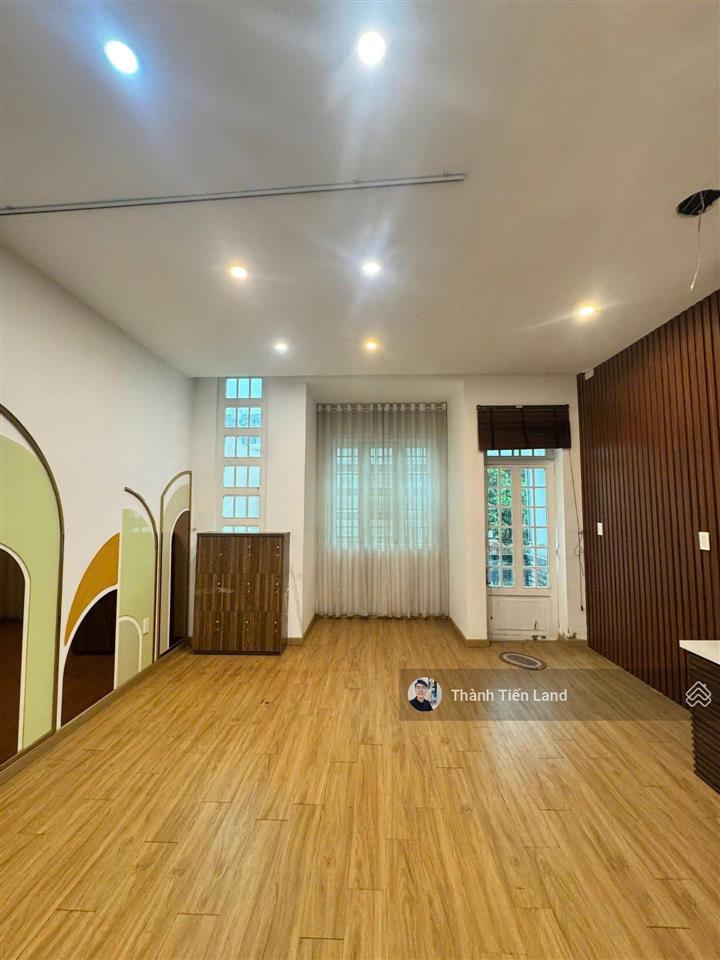 Bán nhà gần siêu thị go phú thạnh, nguyễn sơn, dt 85m2, hxh 6m, 3 tầng. giá tốt thiện chí bán
