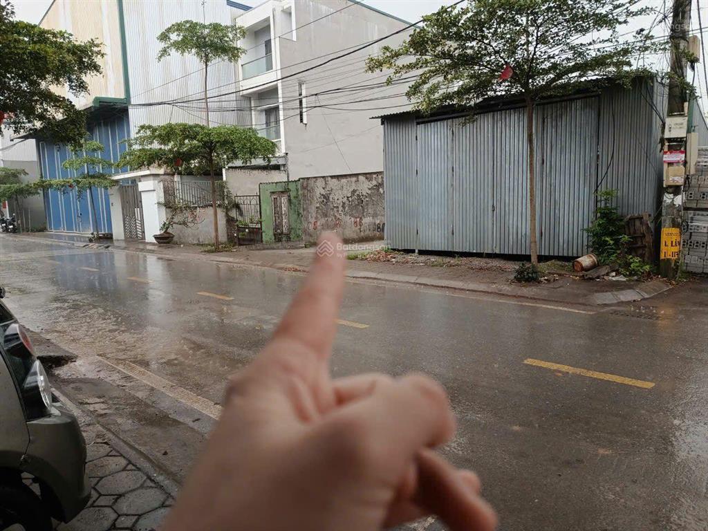 Bán đất trục chính đường nhựa kinh doanh gần ql1a, đường mới vào vin