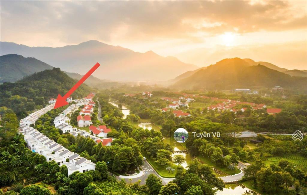 Bán biệt thự khu b xanh villas sẵn sổ đỏ, nhà chưa qua sử dụng cách mặt suối 50m, đơn giá 80tr/m2