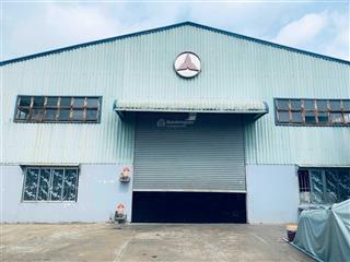 Bán nhà xưởng cách thị trấn bến lức 30m đúng 1 cây cầu