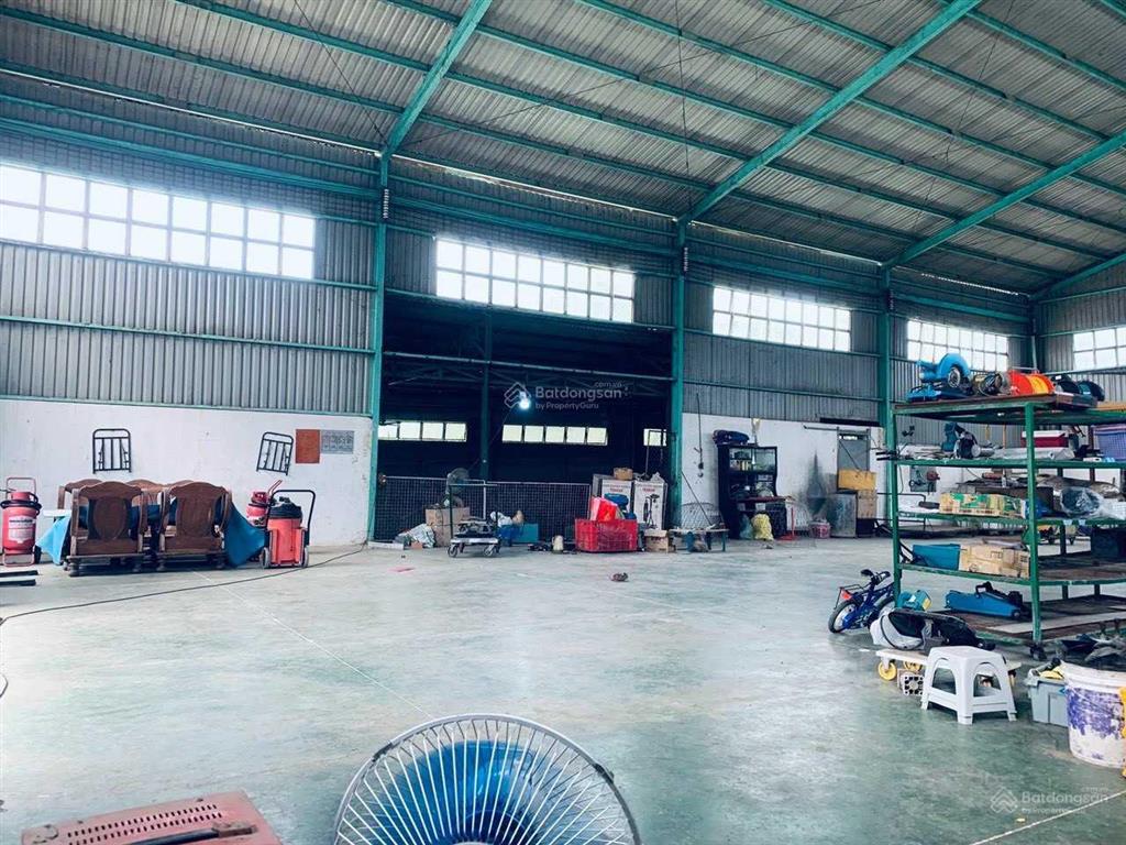 Bán nhà xưởng cách thị trấn bến lức 30m đúng 1 cây cầu
