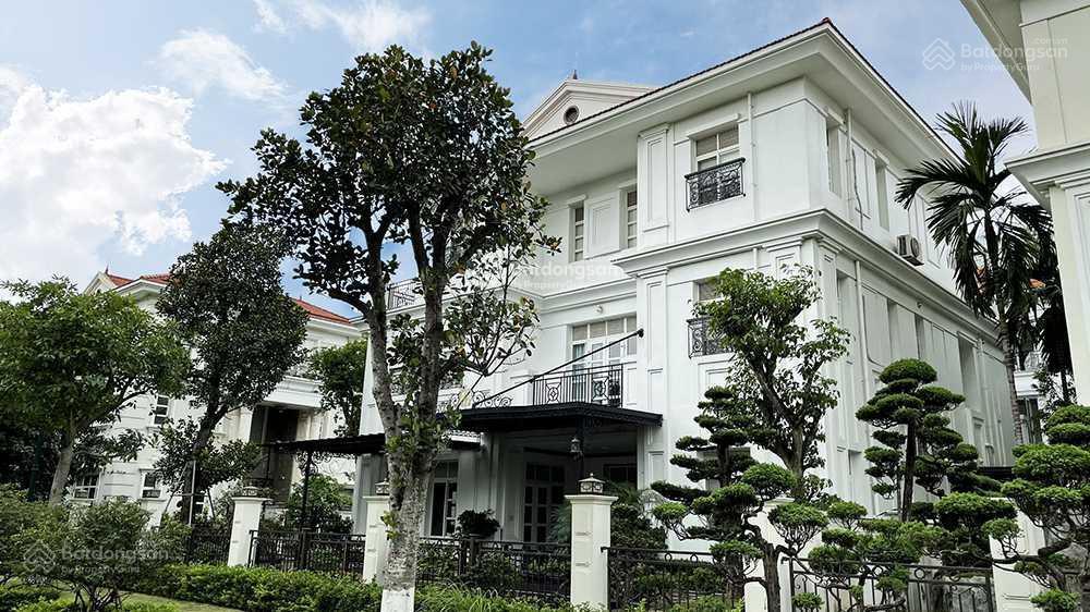Nổi bật bán căn biệt thự 4 tầng hai mặt vị trí kim cương có 102 vip,  0912 865 ***