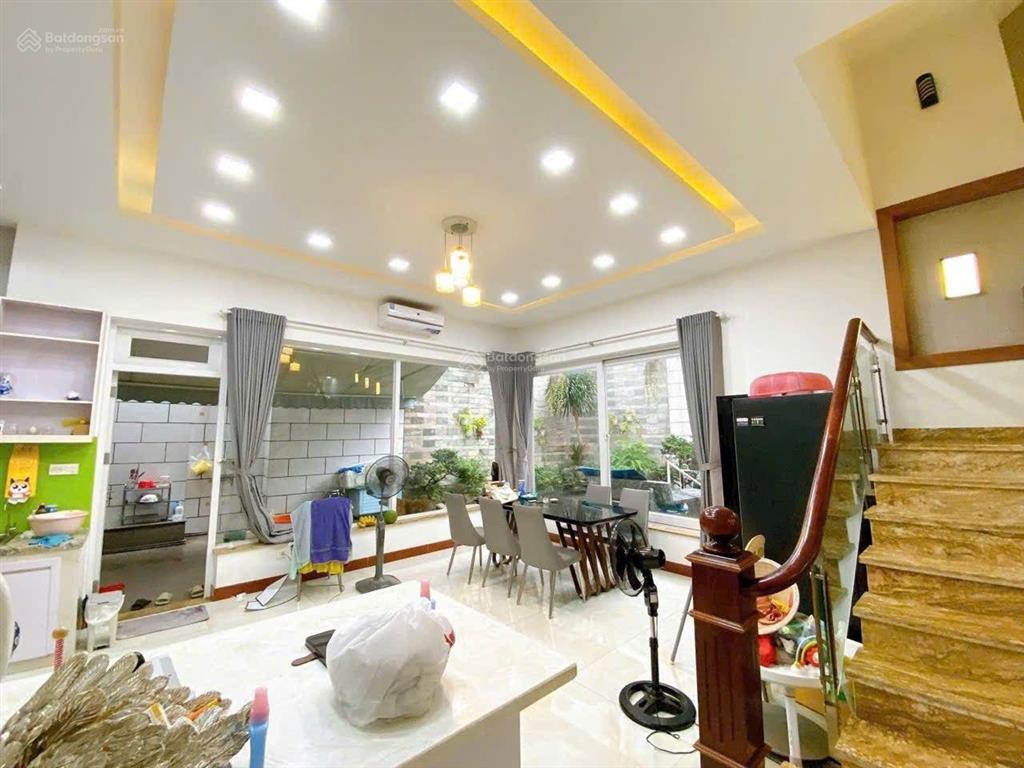 Biệt thự hiếm khu sân bay dt 6.7 x 21m 142m2 4 tầng đẹp hàng khan hiếm giá 22.9 tỷ tl