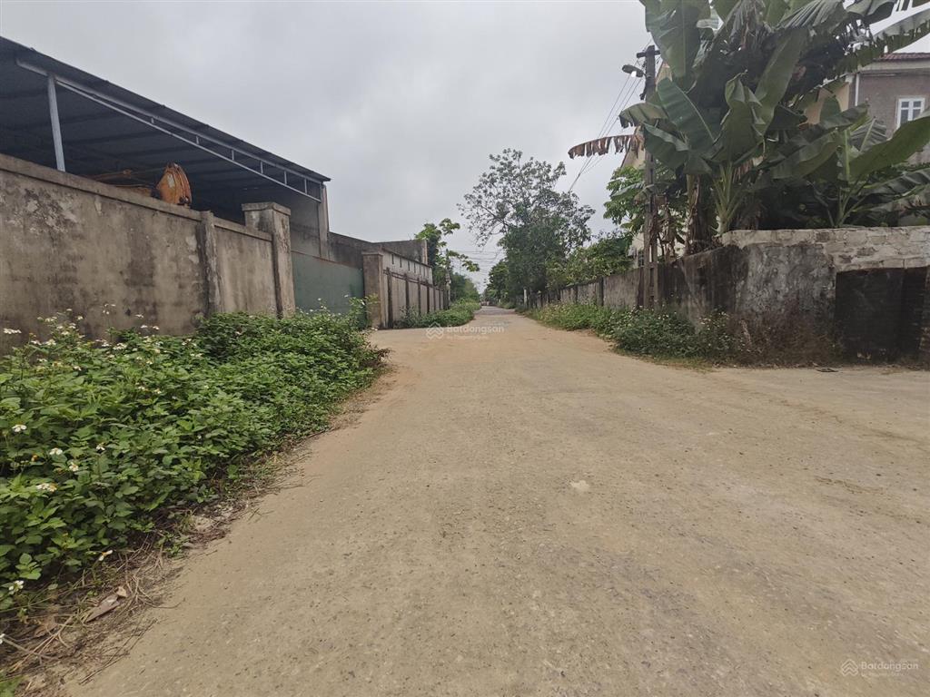 Bán lô góc 2 mặt tiền, sát đường đức thiết. mặt tiền 6m.  0916 621 ***