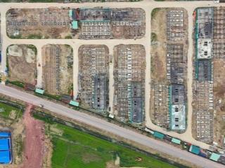 Bán nhà phố lô xẻ khe. diện tích 160 m2. mặt tiền 8m. dự án vsip nghệ an casa flora.  0916 621 ***