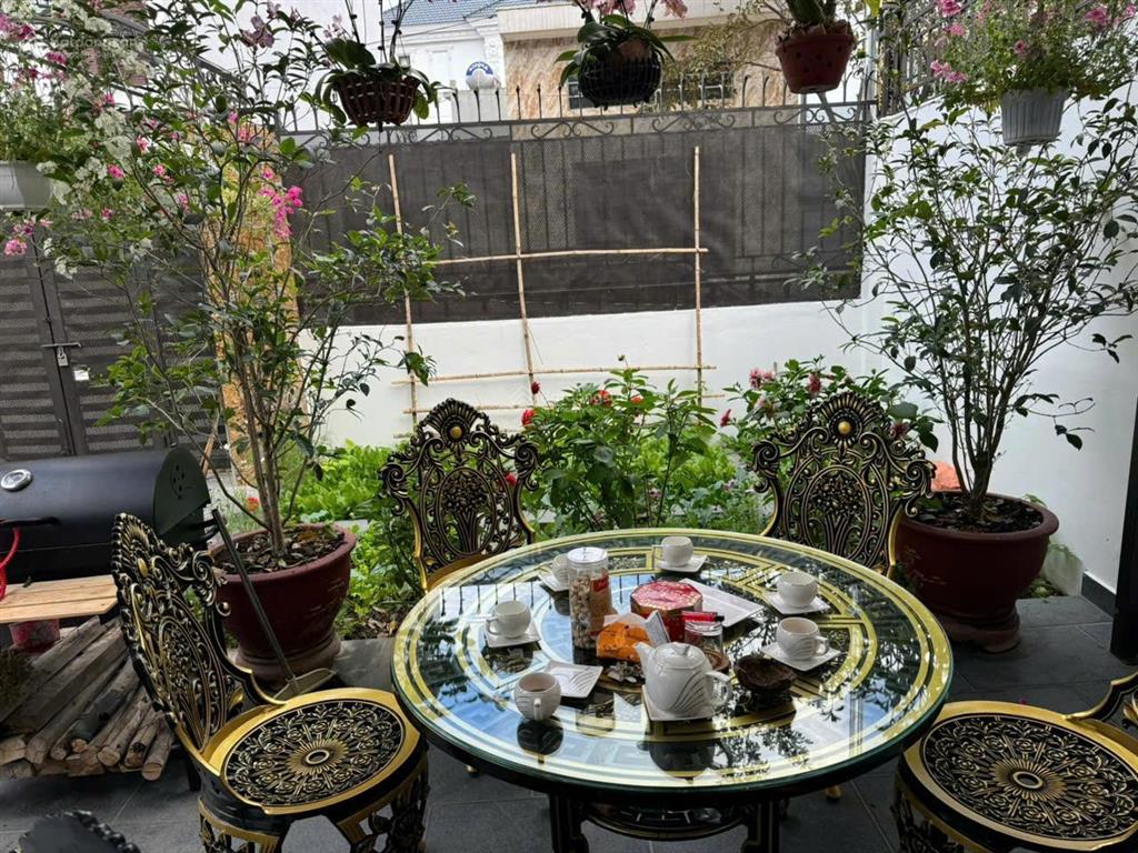 Cần bán hoặc cho thuê căn nhà sân vườn tại võ nguyên giáp hải phòng.