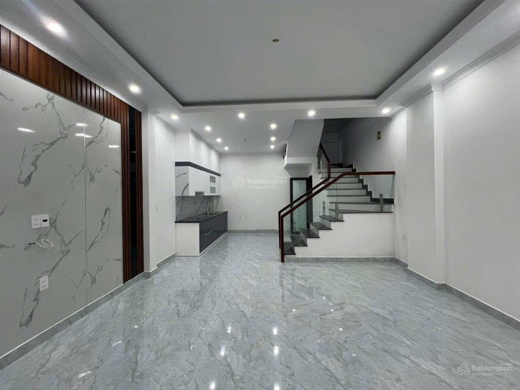 Nhà 3 tầng ngay ngã 6 quán trữ kiến an giá hơn 2 tỷ