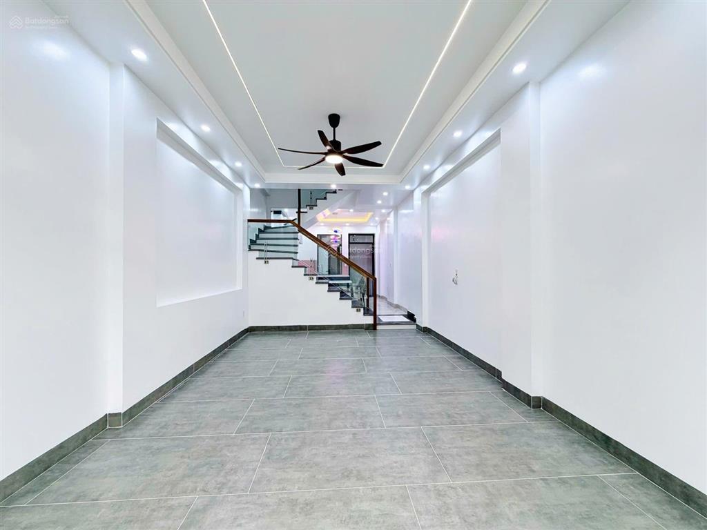 Nhà 4 tầng xây mới mặt đường 11m khu tđc vinhomes riverside, chợ hoa quả cầu bính, p. hồng bàng hp