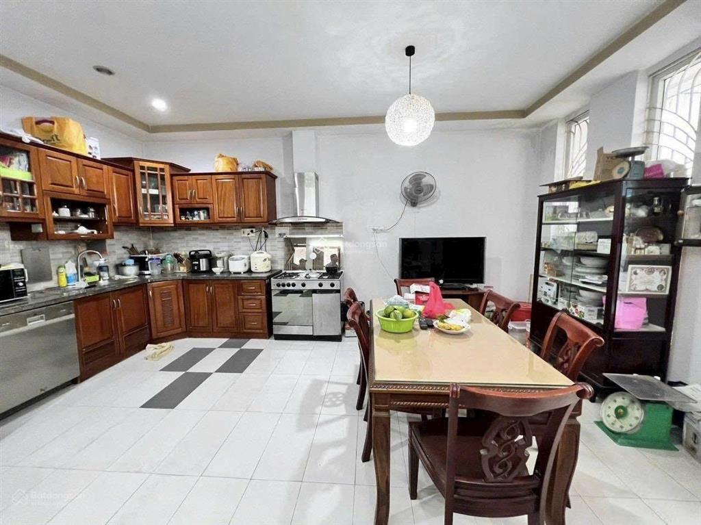 Bán biệt thự 2 mặt tiền 9,5m x 22,9m ngay trung tâm phường hiệp phú, quận 9 tp thủ đức