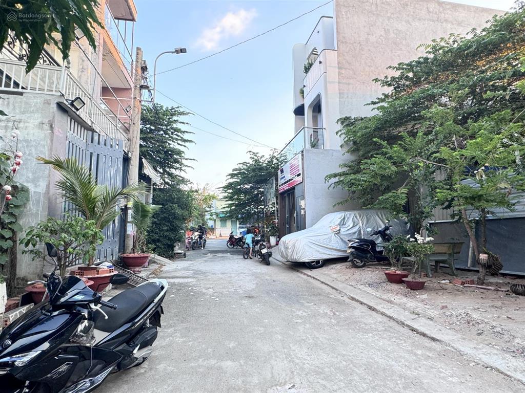 Bán nhà đẹp 3 tầng sân thượng ngay chợ long trường phường long trường quận 9 tp hcm