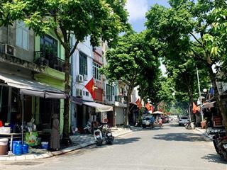 Chính chủ gửi bán đất ngõ 209 phú thượng tây hồ 110m2 giá 25 tỷ sổ đẹp nở hậu giao dịch ngay.