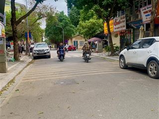 Một lô đất ngõ 209 phú thượng chủ nhà đang rất thiện chí bán. hơn 100m2 giá nhỉnh 200tr/m2