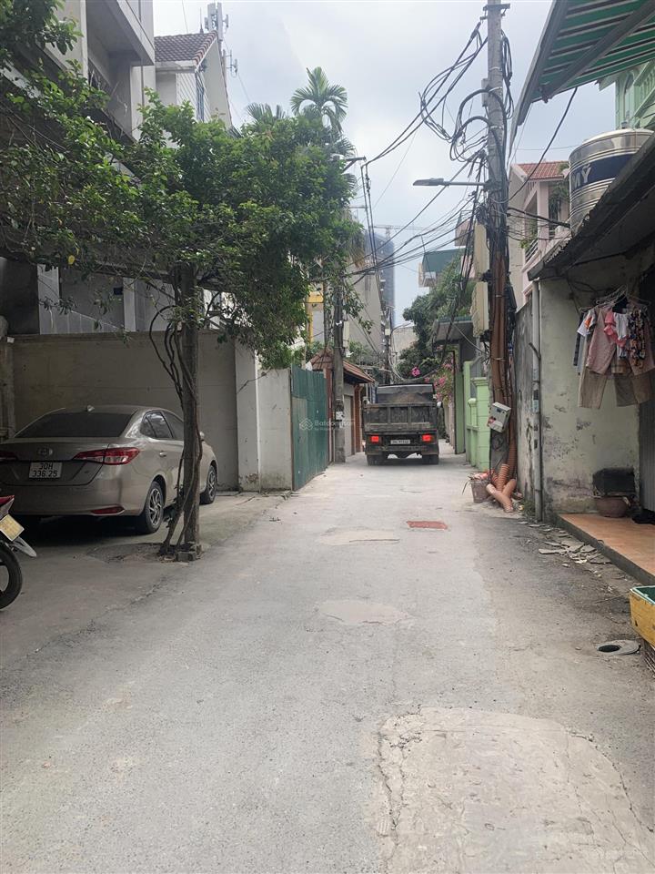 Một lô đất ngõ 209 phú thượng chủ nhà đang rất thiện chí bán. hơn 100m2 giá nhỉnh 200tr/m2