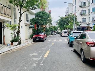 1 căn duy nhất , nhà 5 tầng, phố phúc hoa, 75m2,mt5 giá 25 tỷ, vỉa hè 3 ô tô tránh.
