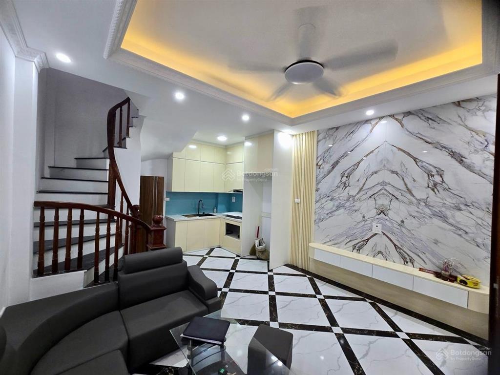 Tài chính 8 tỷ chủ gửi bán nhà 5 tầng phú thượng tây hồ. xây mới ngõ nông ô tô đỗ cửa.