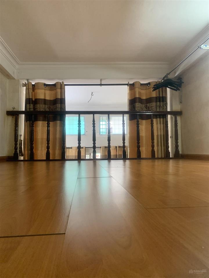 Chính chủ gửi bán nhà 4 tầng xuân la. dân xây, mặt ngõ thông gần mặt phố, 40m2, mt 5m, nhỉnh 9 tỷ