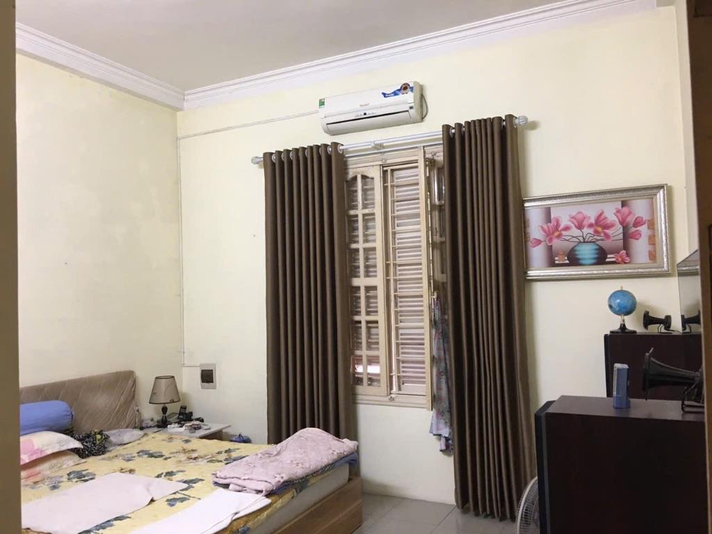 Bán nhà ngõ 335 Xuân Đỉnh,diện tích 35m xây 5 tầng ô tô đỗ cổng