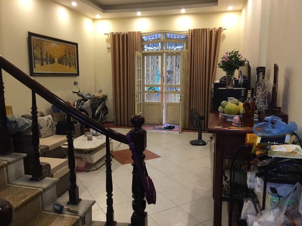 Bán nhà ngõ 335 Xuân Đỉnh,diện tích 35m xây 5 tầng ô tô đỗ cổng