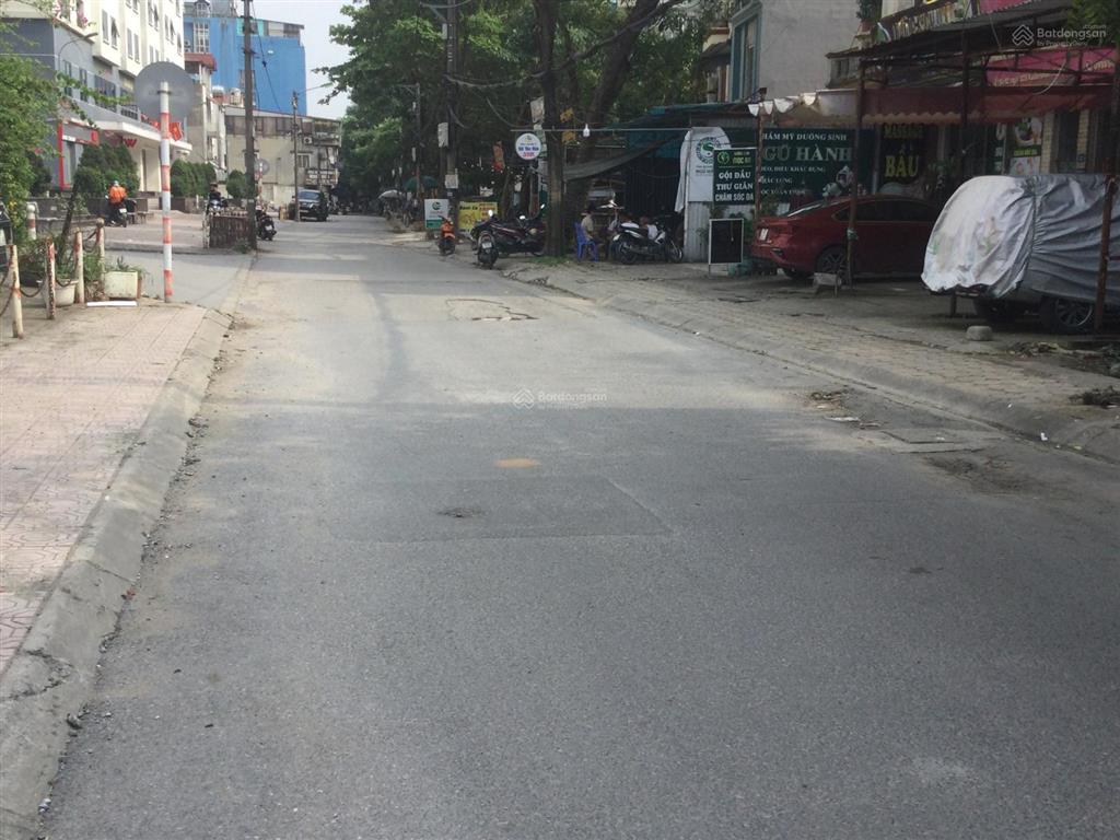 Bán nhà mặt ngõ 323 phường xuân đỉnh, đường nhựa rộng 22m tiện kinh doanh.