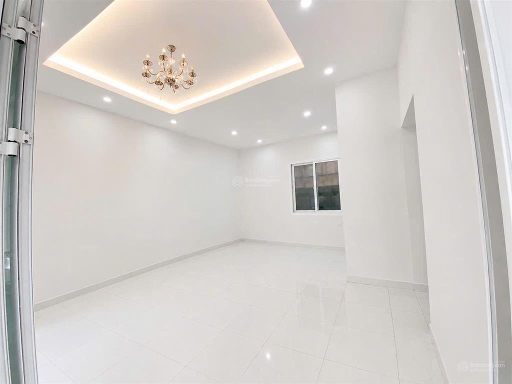 Bán nhà 4 tầng ngõ 1 võ chí công, sổ đỏ 51m2 giá 8,9 tỷ