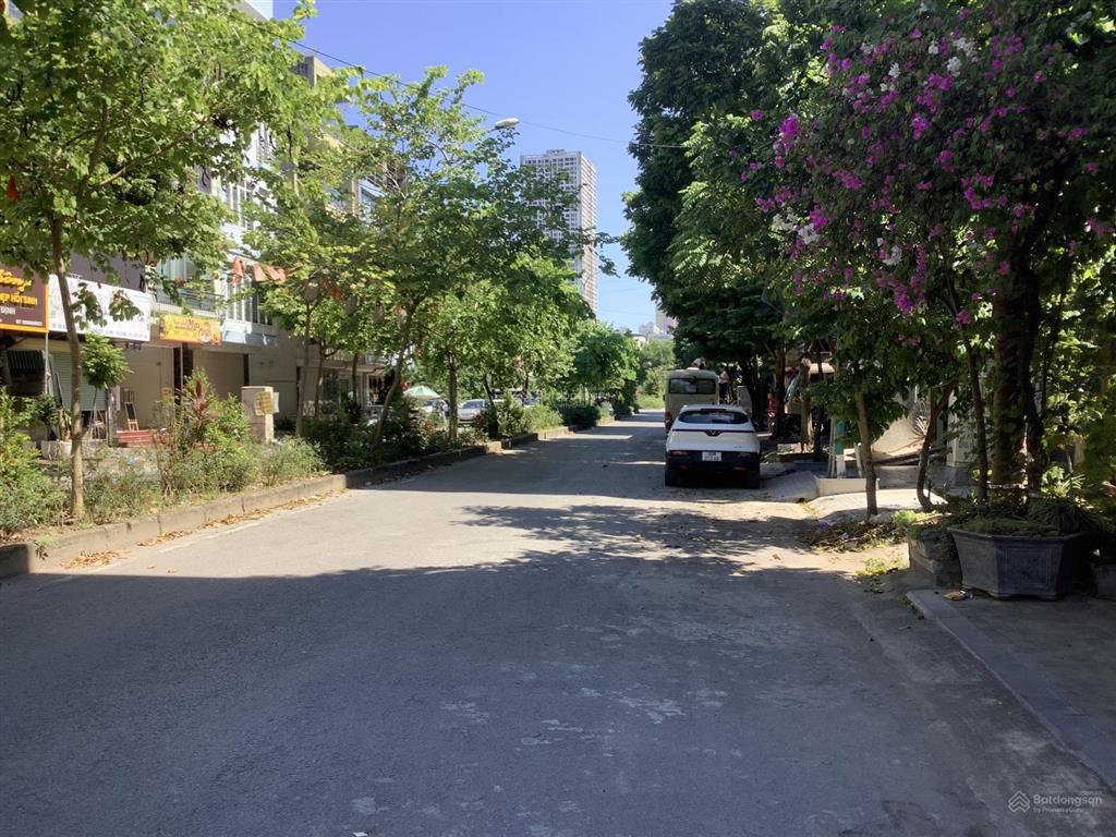 Bán đất liền kề trục đường chính tại khu đô thị văn khê  hà đông, sổ đỏ 50m2 đường rộng 30m
