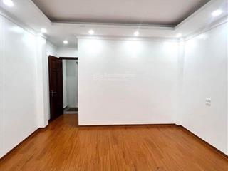Tôi cần bán nhà xuân đỉnh 31m2 xây 5 tầng 7,1 tỷ gia đình đang ở