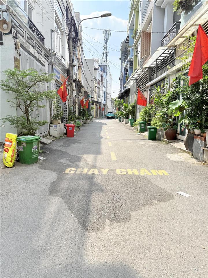 Bán nhà 1trêt 2lầungay quốc lộ 13sát kdt vạn phúc,nhà mới sạch sẽcao ráo,giá bán 7,2ty tl