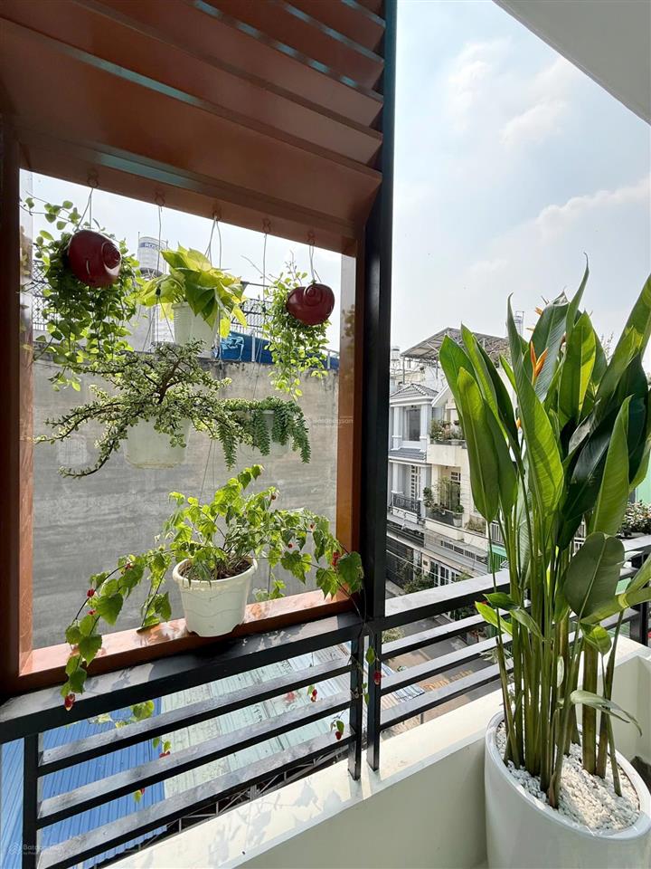 Bán nhà 1 trệt 2 lầu ngay quốc lộ 13  sát bên kdt vạn phúc