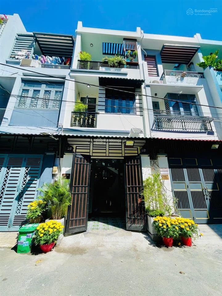 Bán nhà 1 trệt 2 lầu ngay quốc lộ 13  sát bên kdt vạn phúc