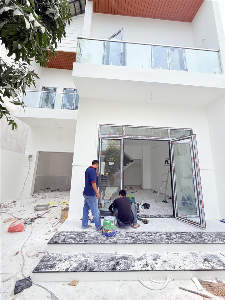 Cho thuê biêt thự nguyên cănhiệp bình chánh5pngiá 28,5tr/th 0389 979 ***