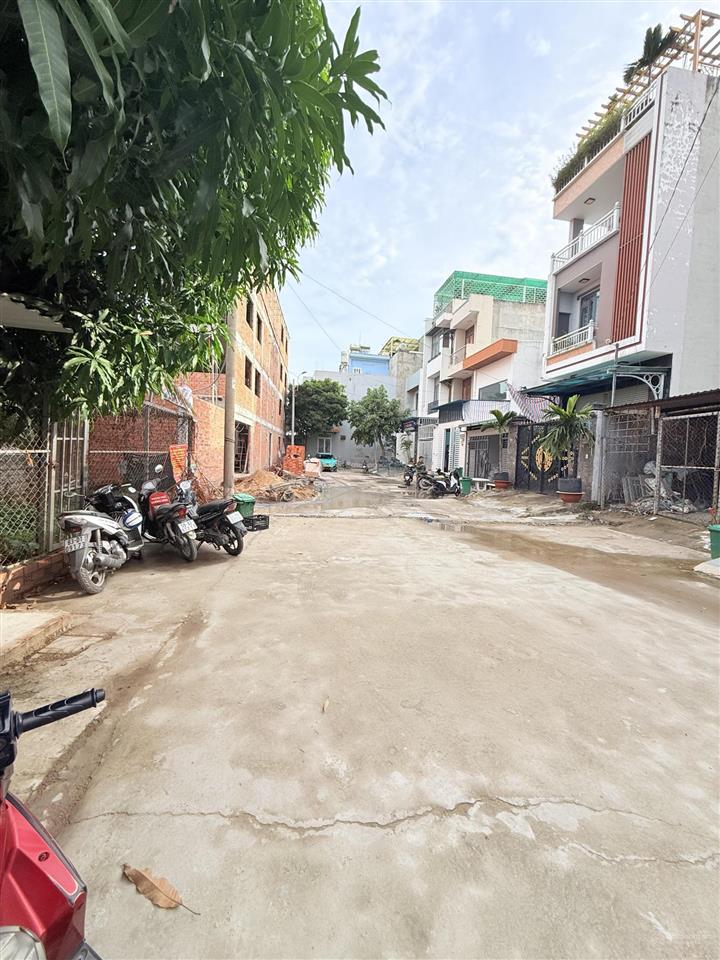Bán nhà 1 trệt 2 lầu, đường số 8, hiệp bình phước, 9,5 tỷ, 82m², hàng hot