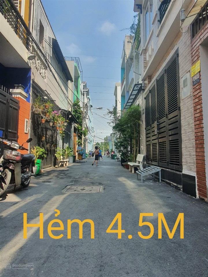 Cho thuê nhà nguyên căn 1 trệt 2 lầu tum, 4pn, 3wc  giá thuê 13tr/th  0389 979 ***