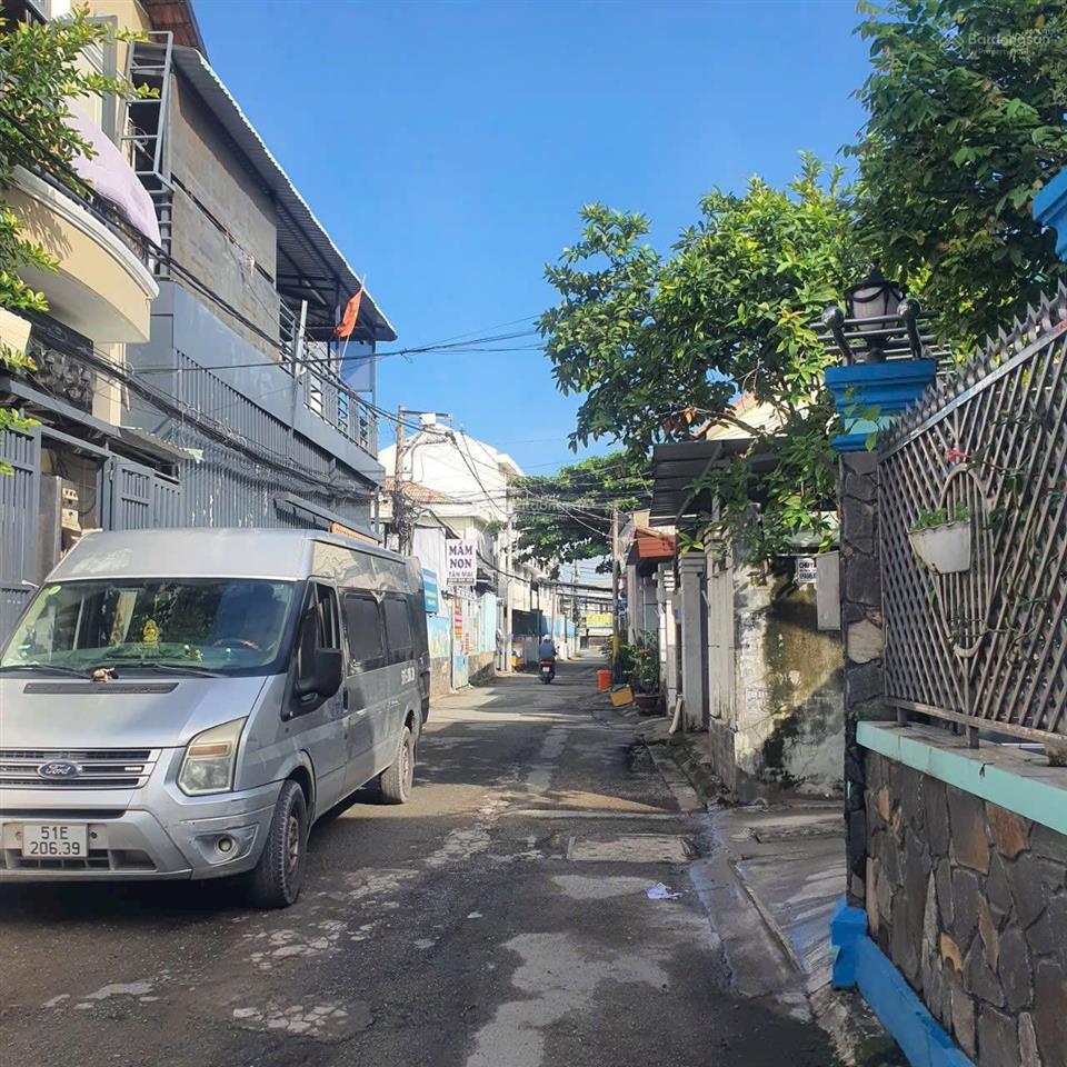 Bán đất sát quốc lộ 13, hiệp bình, dtich 72m2 (4x18m), giá 6,4 tỷ