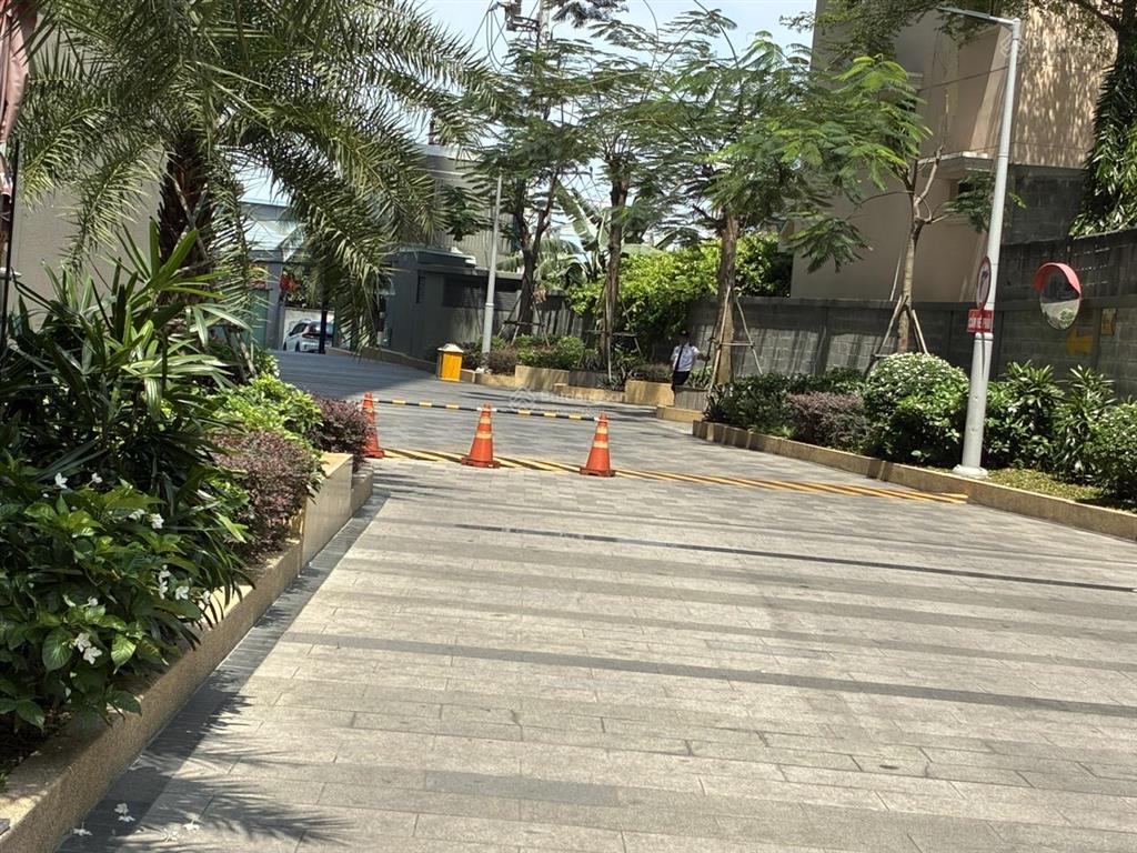 Bán shophouse bcons polygon, giá siêu hời 2,7 tỷ, 46,6m2, 1pn, 1wc