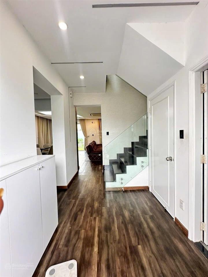 Bán biệt thự garden home, dt 291.2m2 (ngang 12.6m  dài 23m)  3pn  3wc. giá 35tỷ thương lượng