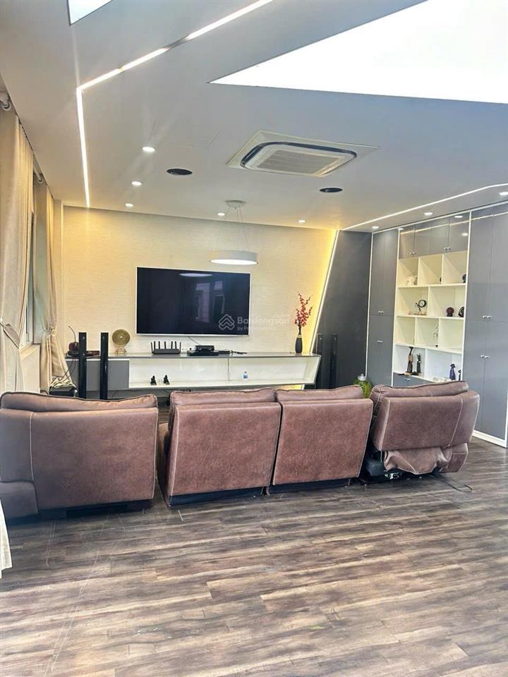 Bán biệt thự garden home, dt 291.2m2 (ngang 12.6m  dài 23m)  3pn  3wc. giá 35tỷ thương lượng