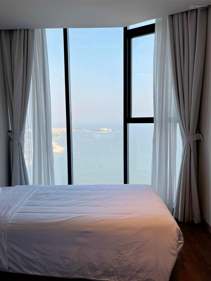 Cho thuê căn hộ a la carte hạ long  view biển và pháo hoa  thời gian thuê linh hoạt