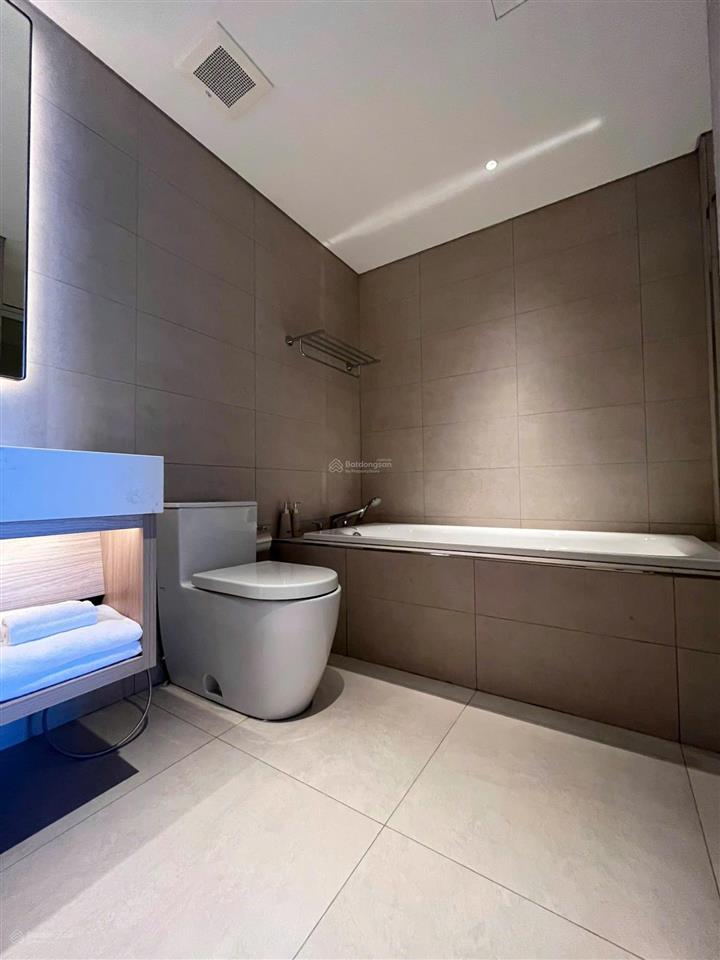 Cho thuê căn hộ a la carte hạ long  view biển và pháo hoa  thời gian thuê linh hoạt