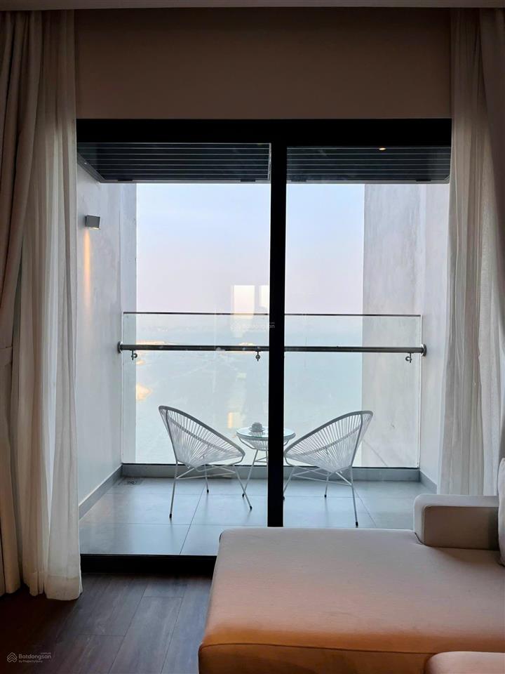 Cho thuê căn hộ a la carte hạ long  view biển và pháo hoa  thời gian thuê linh hoạt