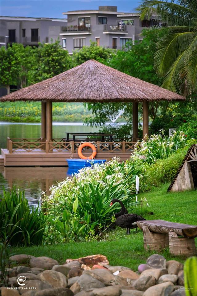 Nhượng siêu phẩm biệt thự đảo swanlake view hồ thiên nga, giá cực tốt chỉ 22 tỷ. 0983 908 ***