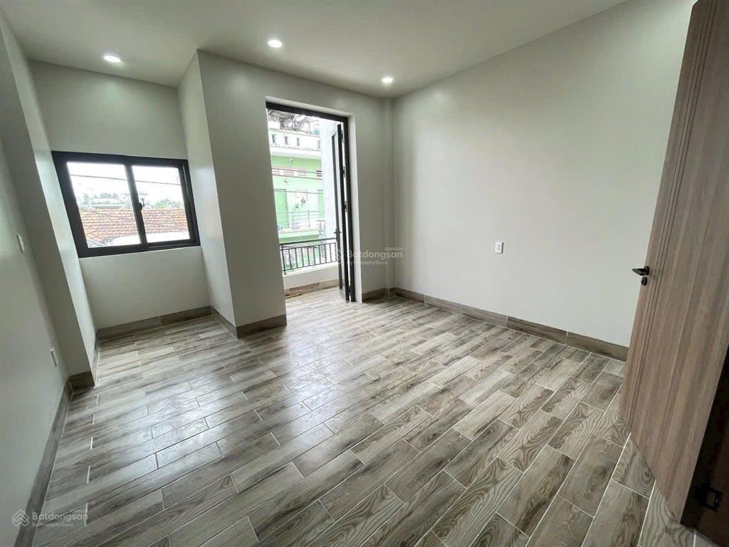 Bán nhà 3 tầng mới xây đường 100a  tân phú  6,2 tỷ